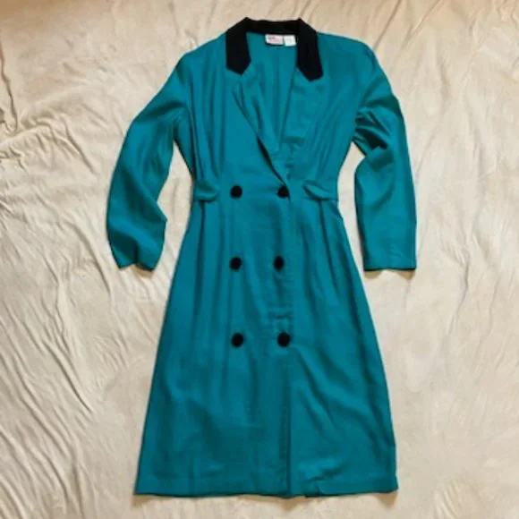 green emerald velvet dress Pearl Mini Dress - Forest Green main image 0